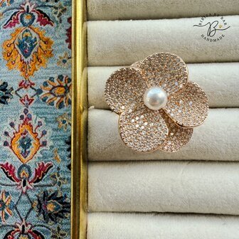 ring flower zircon
