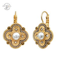 oorbellen Positano white pearl